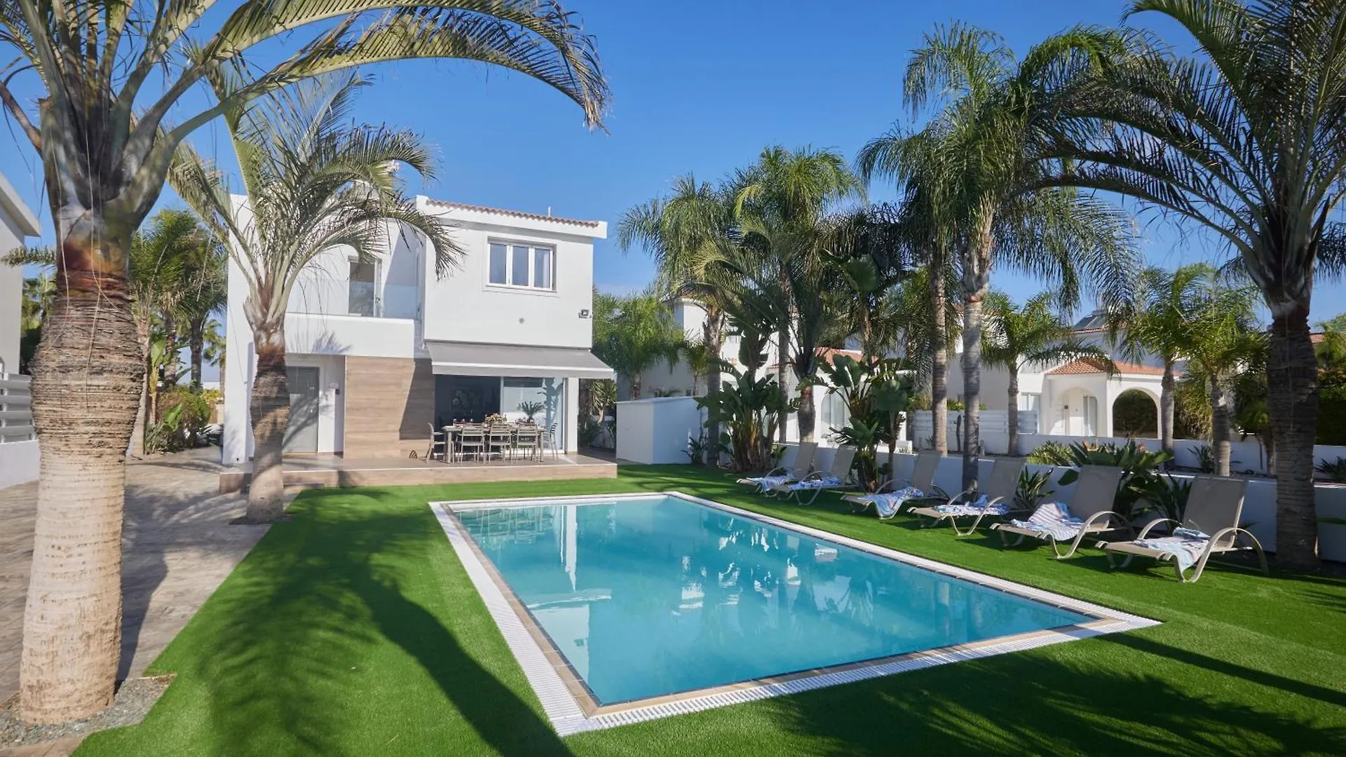 איה נאפה Sunrise Villa 9 0*, איה נאפה